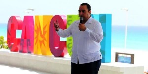 Inaugura el gobernador Roberto Borge el parador fotogénico Playa Delfines Cancún