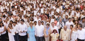Atestigua Javier Duarte la unión de 6 mil 500 parejas en boda colectiva
