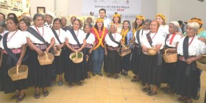 Muestran abuelos indígenas, tradiciones musicales a xalapeños