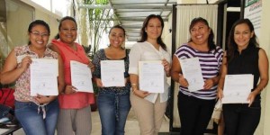 Entregan plazas de educación especial en Yucatán