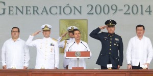 Acompaña el gobernador Javier Duarte al Presidente Enrique Peña Nieto en graduación de guardiamarinas