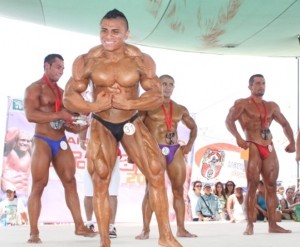 Gana Román Grimaldo Cano Mr Playa en Progreso