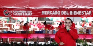 Celebra el gobernador en Playa del Carmen 2° Aniversario de “Reciclando Basura por Alimento”
