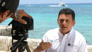 El alcalde Fredy Marrufo promueve las bellezas de Cozumel