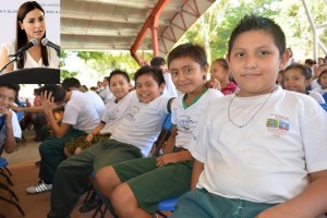 Beneficia DIF Quintana Roo a niños y jóvenes con “Apoyos Compensatorios”