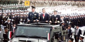 Encabeza Peña Nieto desfile por el 204 aniversario de la Independencia