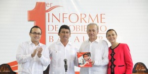 El presidente municipal de Bacalar José Alfredo Contreras Jiménez, rinde su Primer Informe