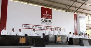 Asiste el gobernador Roberto Borge al Primer Informe de Gobierno Municipal de Gabriel Carballo Tadeo