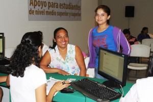 Concluye recepción de documentos para entrega de apoyos educativos en la capital de Tabasco