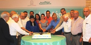 Reconoce Ayuntamiento de Coatzacoalcos a médicos por más de 40 años de servicio