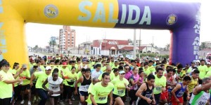 Participan más de 800 personas en Primera Carrera Atlética por la Salud, Día de la Raza