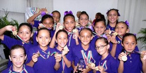 Destacan en competencia nacional deportistas yucatecas de nado sincronizado