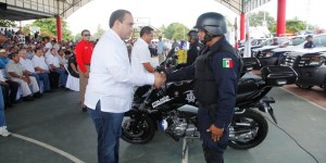 Entrega el gobernador en Felipe Carrillo Puerto patrullas, camiones recolectores y apoyos al campo