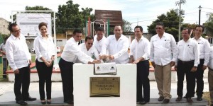 Coloca el gobernador la primera piedra de la rehabilitación del parque del trueno en Cozumel