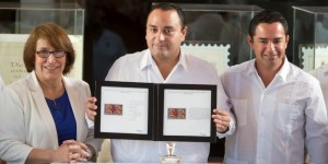 Encabeza el gobernador cancelación del sello postal conmemorativo al 40 Aniversario de Quintana Roo