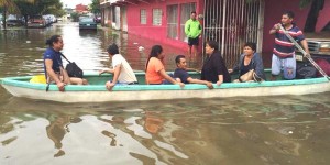 Habitantes de la capital de Tabasco claman ayuda