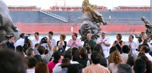 Inaugura gobernador Javier Duarte exposición escultórica del artista Javier Marín
