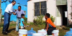 Supervisa Alcalde de Coatzacoalcos abastecimiento de agua a través de pipas