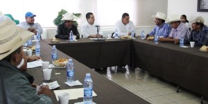 Se reúne Alcalde de Coatzacoalcos con ejidatarios para realización de obras 2015