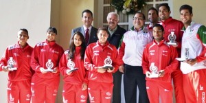 Felicita Javier Duarte a atletas veracruzanos que participaron en los JCC 2014
