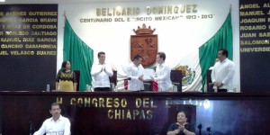 Manuel Velasco Coello entrega II Informe de Gobierno al Congreso de Chiapas