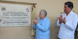 Inauguran Jorge Carrillo Jiménez y Arturo Núñez Jiménez sala de juicio oral región