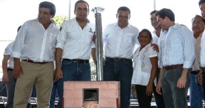 Entregan estufas ecológicas en comisarías de Mérida