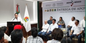 Entrega el gobernador Roberto Borge apoyos de la SAGARPA a productores ganaderos