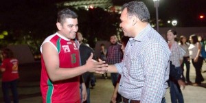 Asiste el Gobernador de Yucatán al Juego de Estrellas de la Liga Premier de Basquetbol