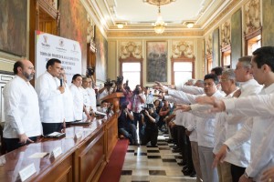 Toma protesta nueva directiva del Consejo de Notarios de Yucatán 2015-2016