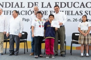 Entregan en Yucatán certificados de Escuela Sustentable a 35 primarias