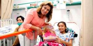 Lleva el DIF Yucatán obsequios a niñas y niños enfermos