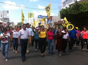 Salen a las calles precandidatos del PRD en Tabasco