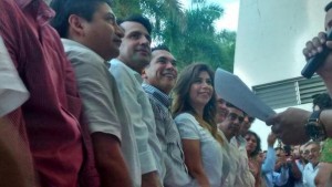Acompaña Alejandro Moreno a precandidatos del PRI en su registro como diputados locales en Campeche