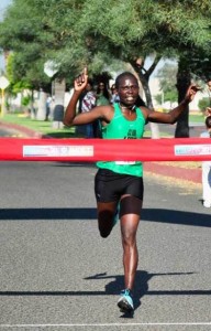 La keniana Jesiré Songoka gana carrera Somos Runners