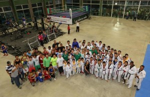 Entrega Manuel Velasco Coello más de 650 gimnasios al aire libre en todo Chiapas