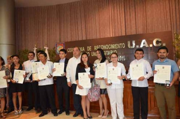 Entrega Rector De La UAC Medalla Al Mérito Universitario A Docentes Y ...