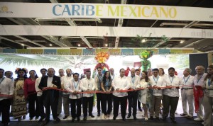 Inaugura el gobernador Roberto Borge el pabellón de Quintana Roo en el Tianguis Turístico de Acapulco 2015