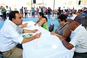Atiende Nerio Torres Arcila, “audiencia en miércoles” a vecinos de la colonia Melitón Salazar