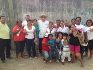 Procurará César Rojas demandas de familias del sector Valle Verde