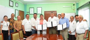 Yucatán y Quintana Roo firman acuerdo a beneficio de personal médico