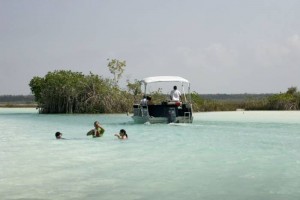 Cierran paseo a embarcaciones en zona de arrecifes en Laguna de Bacalar