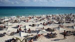 Visitan más de 20 mil turistas las playas de Solidaridad