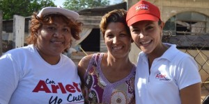 Recibe Arlet apoyo ciudadano durante recorridos en Chetumal