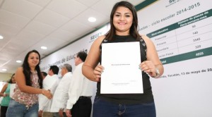 Entregan nuevas asignaciones de plazas a docentes en Yucatán