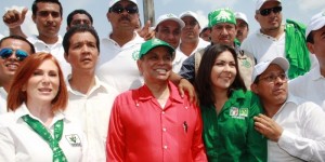 Acompaña Fidel Herrera a Carolina Gudiño por el Distrito IV