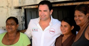 Respaldan habitantes de la Colosio en Playa del Carmen a Chanito Toledo