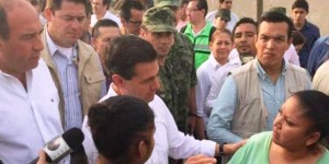 El Presidente Enrique Peña Nieto promete casas a los afectados por tornado