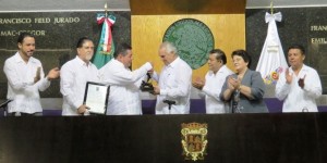 Premio estatal al Doctor Rafael Ruiz Rodríguez por su servicio altruista en Campeche