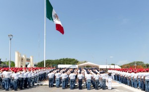 Soldados, marineros y voluntarias del SMN juran bandera en Yucatán